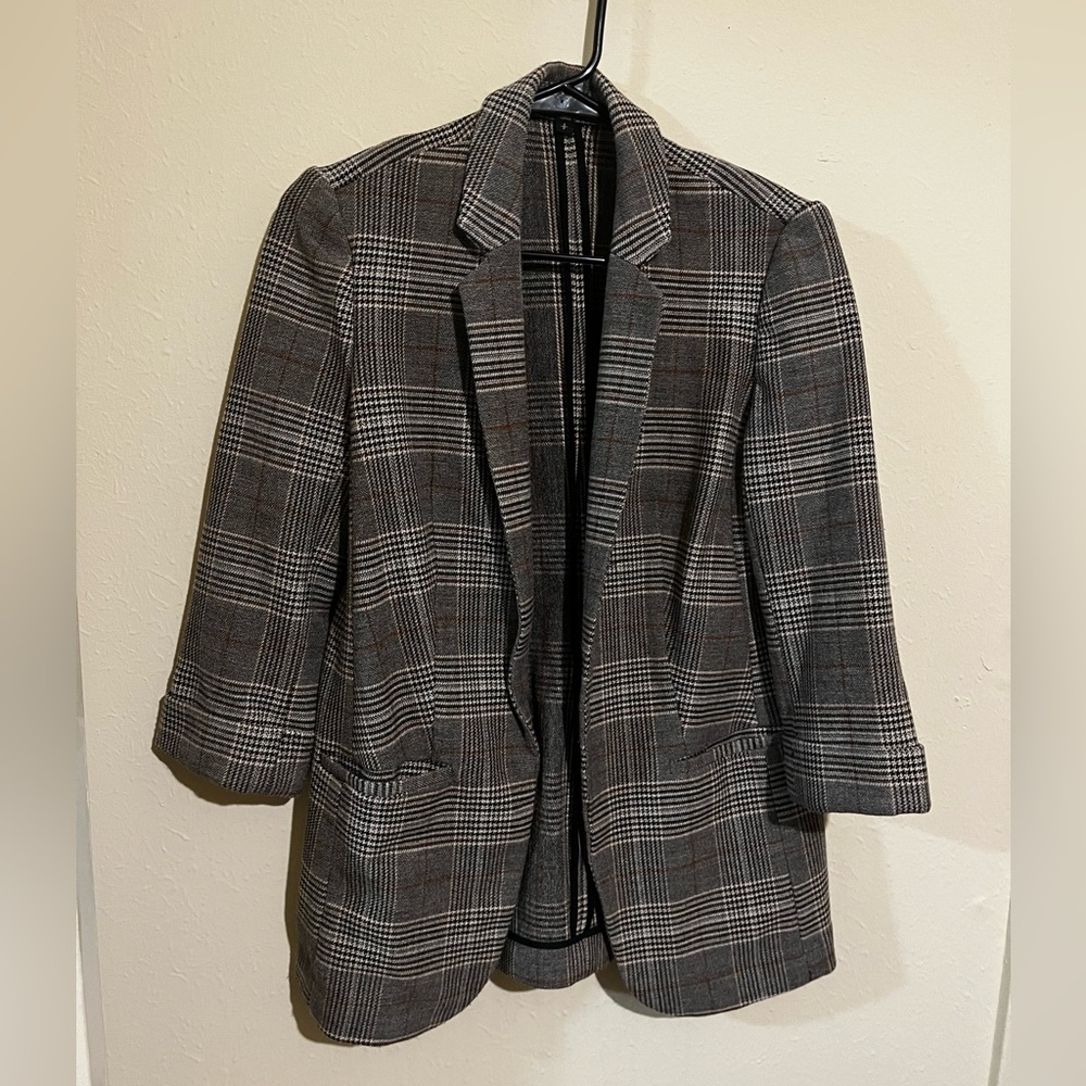 Blazer - Picture 2 of 3